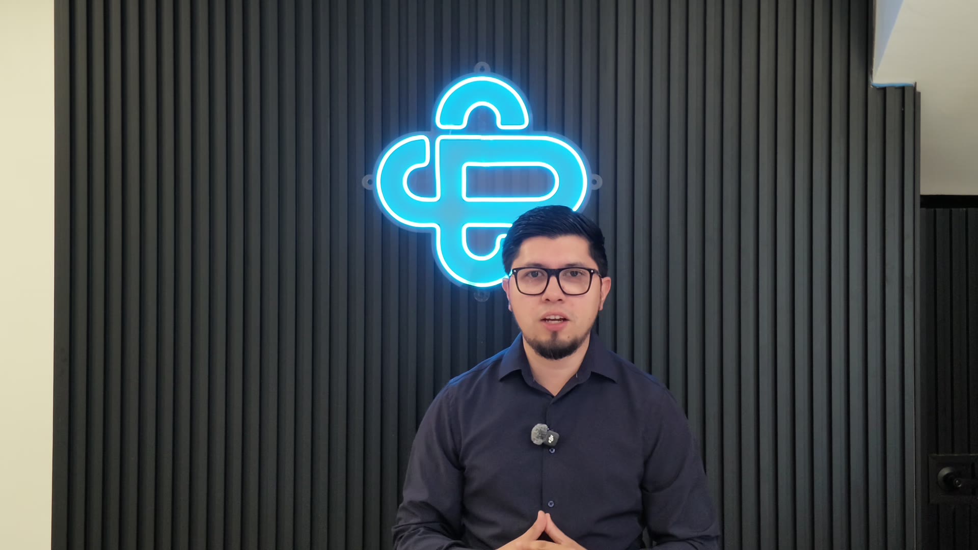 Cristian Cuevas, fundador de Dentelo, presenta el tomógrafo VistaVox S Ceph